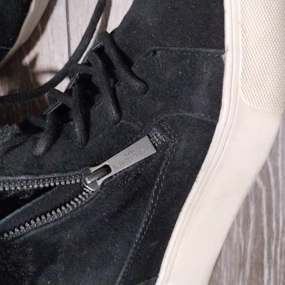 J/Slides NYC black suede zip booties w faux fur trim. Mint condition. Size 8 - Picture 2 of 12